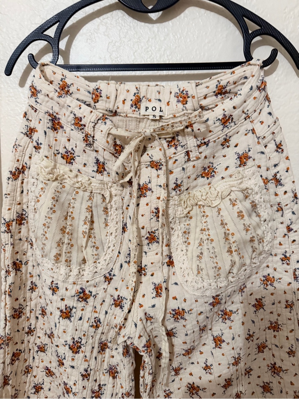 POL Cream Floral Ruffle Boho pants small - Picture 2 of 11